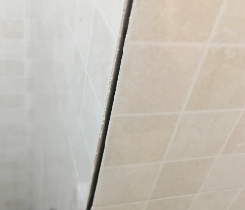 卫辉瓷砖空鼓维修公司分享阳台瓷砖脱落的修复过程可以分为以下几个步骤